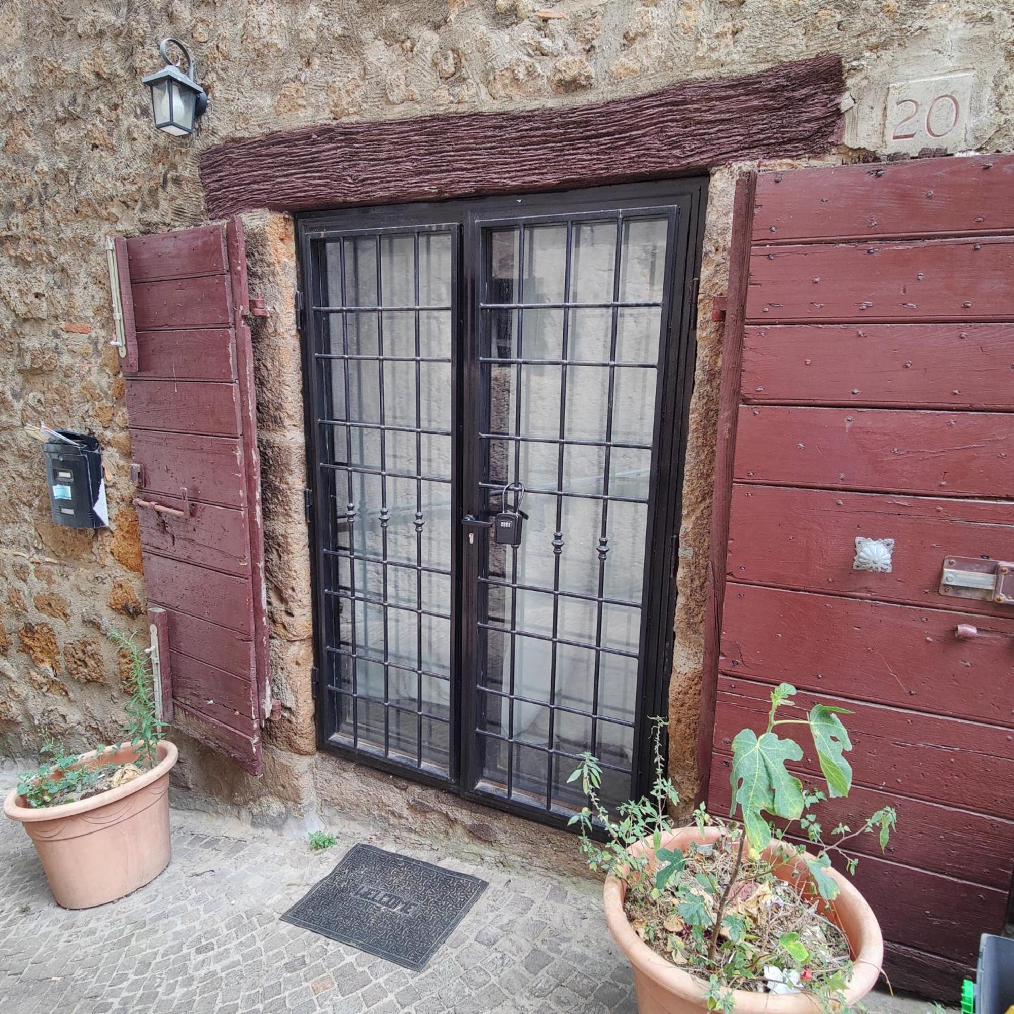 Maestosa Roccaforte Dei Principi, 3 Piani Tutti Per Voi! Sutri Exteriér fotografie
